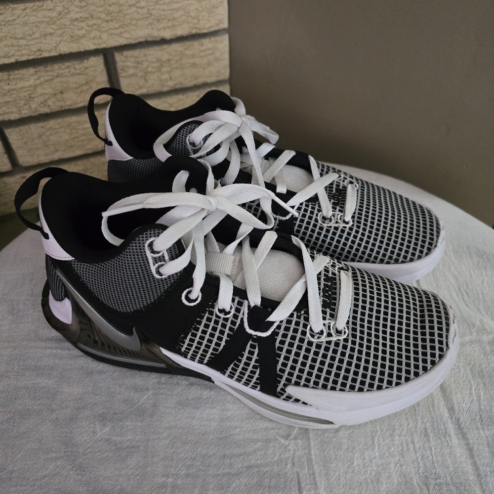 Nike LeBron Witness 7 Men's